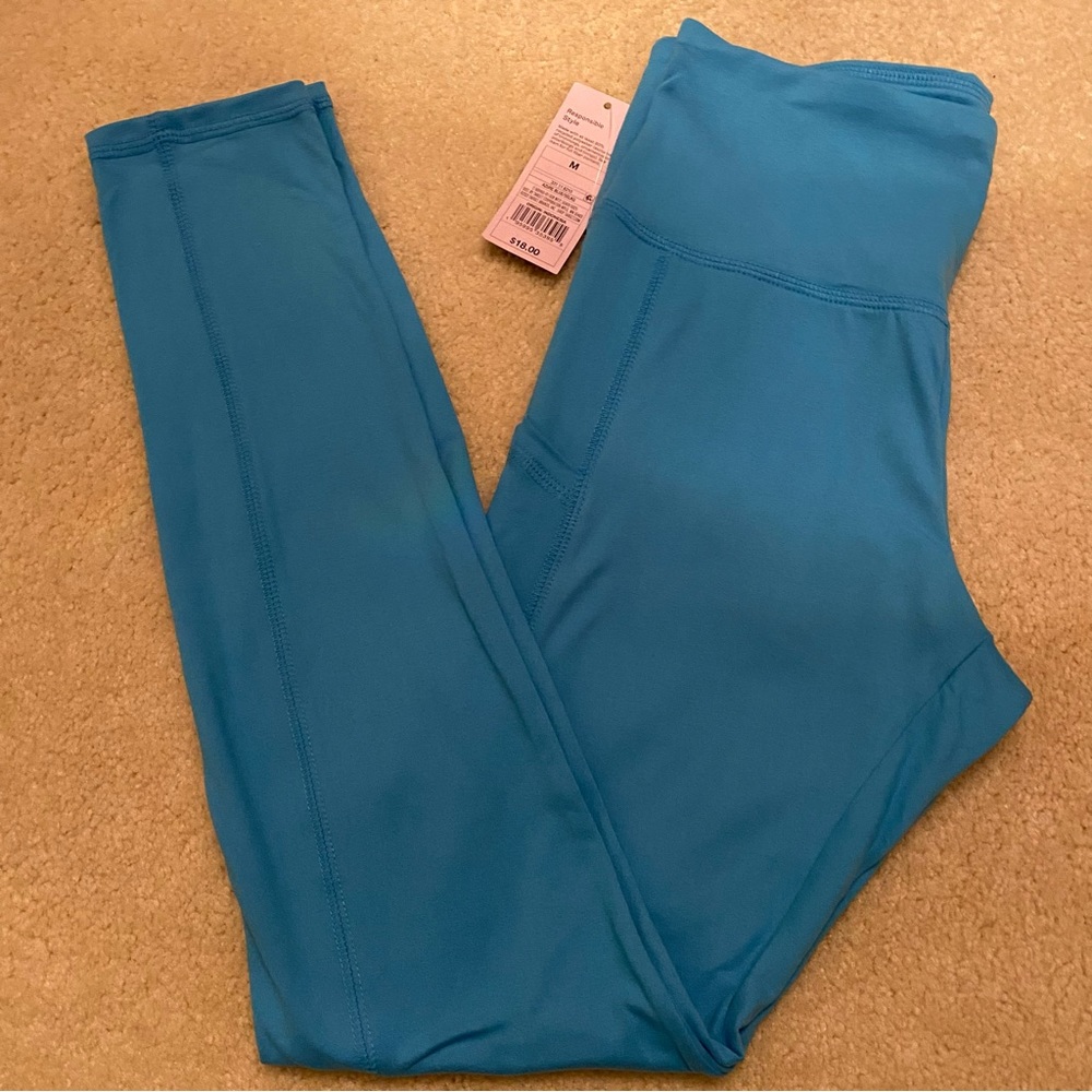NWT medium womens buttery soft leggings with pockets